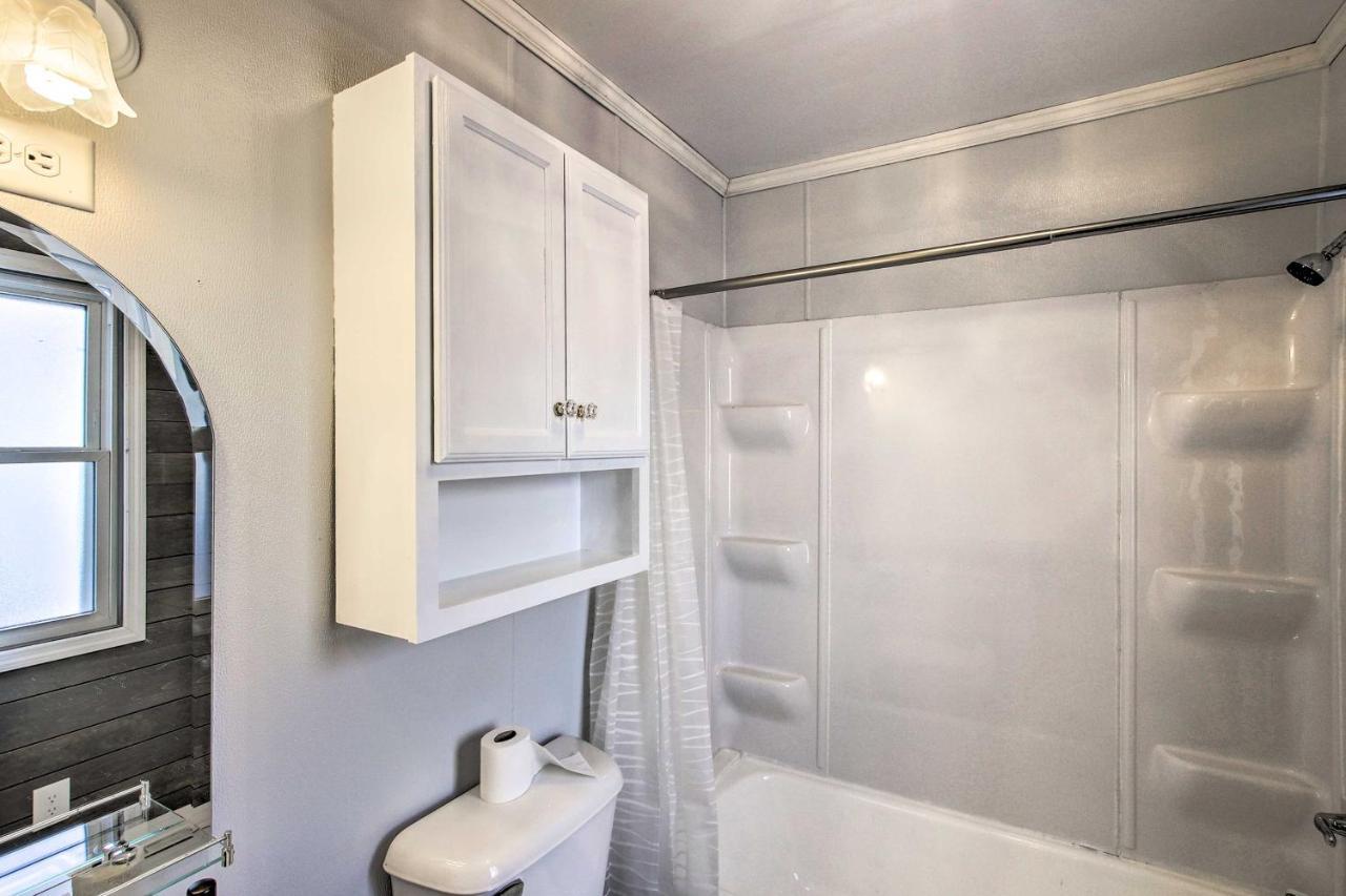 Quaint And Pet-Friendly Cabin On Shawano Lake! Екстер'єр фото