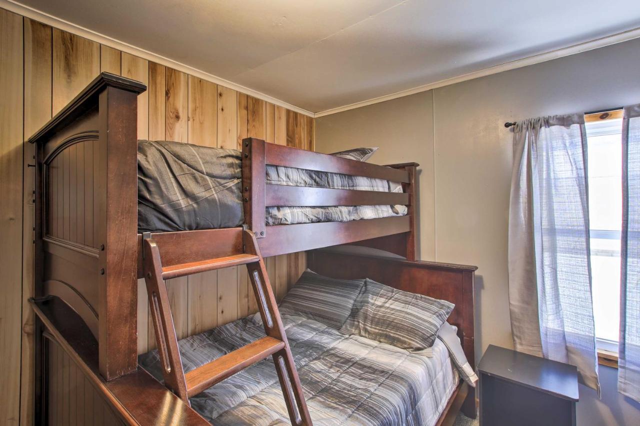 Quaint And Pet-Friendly Cabin On Shawano Lake! Екстер'єр фото